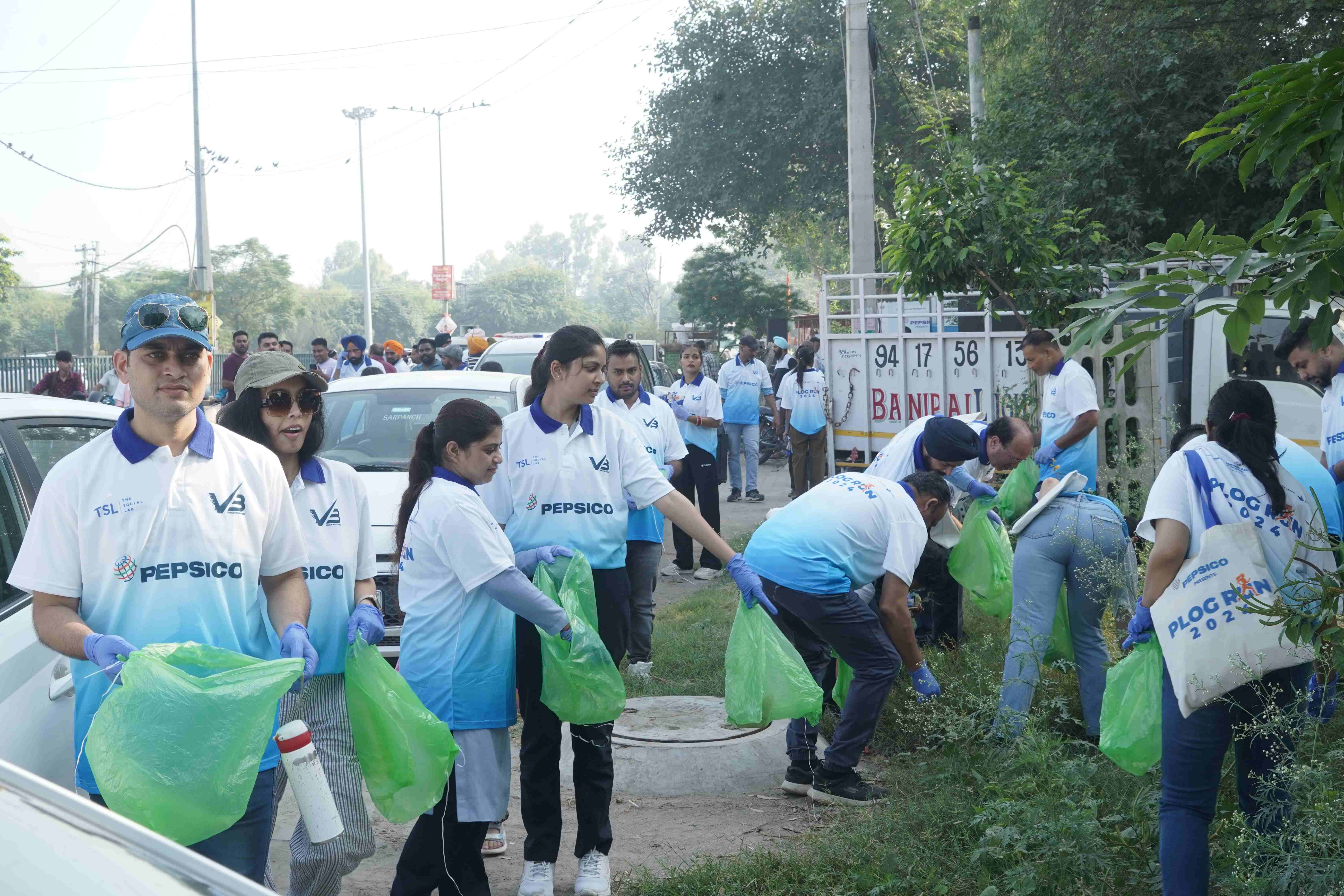 PepsiCo India and The Social Lab organize the first ever Plog Run in Sangrur,
marking Swachh Bharat Diwas